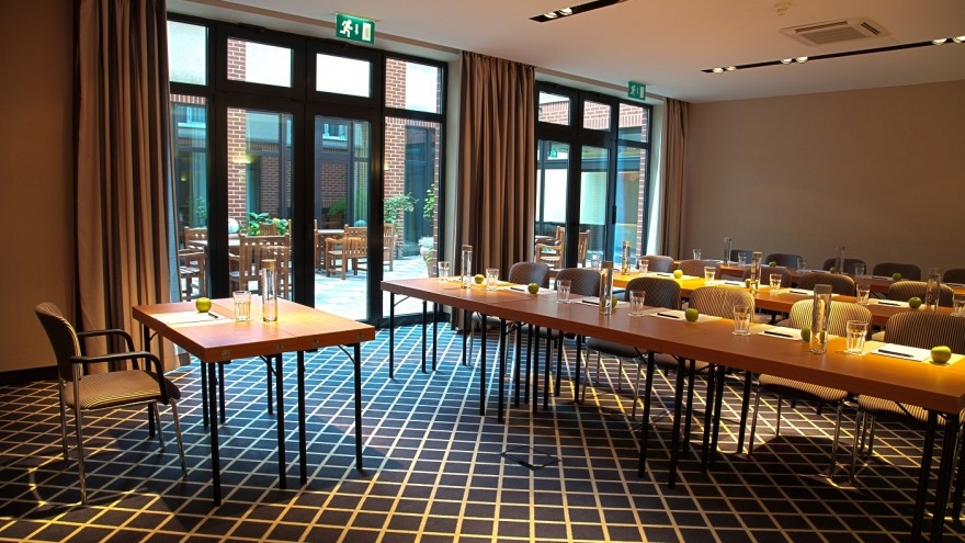 Tagungsraum Düsseldorf parlamentarische Sitzordnung relexa hotel Berlin - Tagungsraum Düsseldorf parlamentarische Sitzordnung